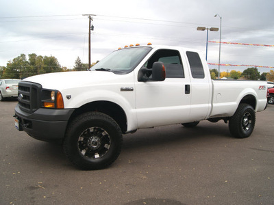 ford f 350 super duty 2005 oxford white xl fx4 gasoline 10 cylinders 4 wheel drive automatic 80911