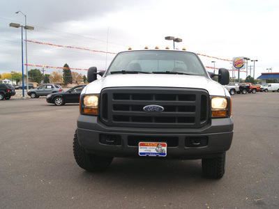 ford f 350 super duty 2005 oxford white xl fx4 gasoline 10 cylinders 4 wheel drive automatic 80911