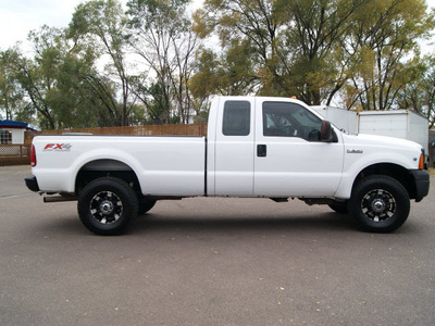 ford f 350 super duty 2005 oxford white xl fx4 gasoline 10 cylinders 4 wheel drive automatic 80911