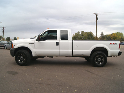 ford f 350 super duty 2005 oxford white xl fx4 gasoline 10 cylinders 4 wheel drive automatic 80911