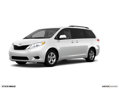 toyota sienna 2011 van le 8 passenger gasoline 6 cylinders front wheel drive not specified 90241