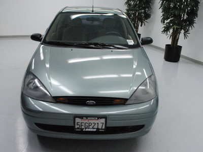 ford focus 2003 lt green sedan se gasoline 4 cylinders front wheel drive automatic 91731