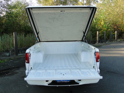 chevrolet s 10 2001 white pickup truck ls flex fuel 4 cylinders rear wheel drive 5 speed manual 98226