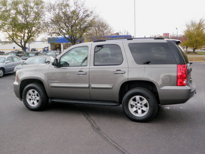 gmc yukon 2007 gray suv sle 4wd dvd 8 cylinders automatic 55124