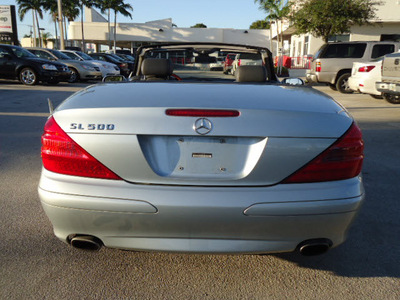 mercedes benz sl class 2005 blue sl500 gasoline 8 cylinders rear wheel drive automatic 33157