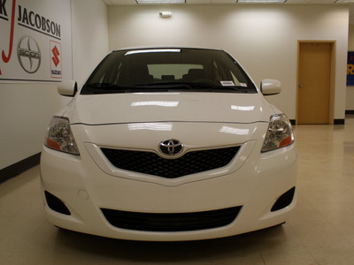 toyota yaris 2010 white sedan yaris gasoline 4 cylinders front wheel drive automatic 27707