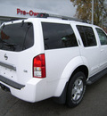 nissan pathfinder 2005 white suv gasoline 6 cylinders 4 wheel drive automatic 46219