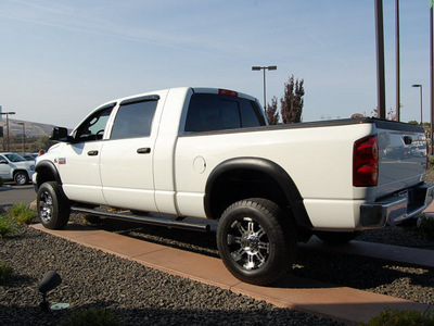 dodge ram pickup 2500 2007 white diesel 6 cylinders 4 wheel drive automatic 99352