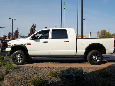 dodge ram pickup 2500 2007 white diesel 6 cylinders 4 wheel drive automatic 99352