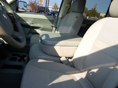 dodge ram pickup 2500 2007 white diesel 6 cylinders 4 wheel drive automatic 99352