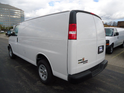 chevrolet express cargo 2012 white van 1500 gasoline 6 cylinders rear wheel drive automatic 60007