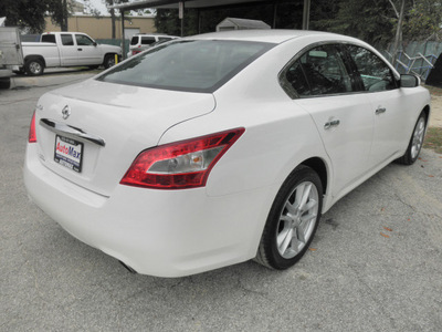 nissan maxima 2011 white sedan gasoline 6 cylinders front wheel drive automatic 34474