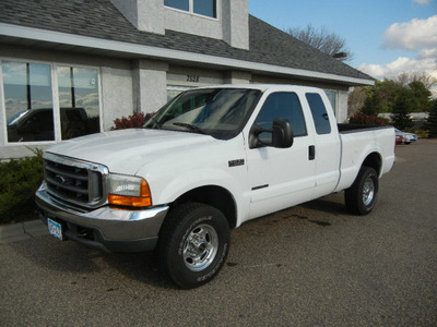 ford f 250 super duty 2001 off white pickup truck xlt sprcb 4wd diesel 8 cylinders 4 wheel drive automatic 55016