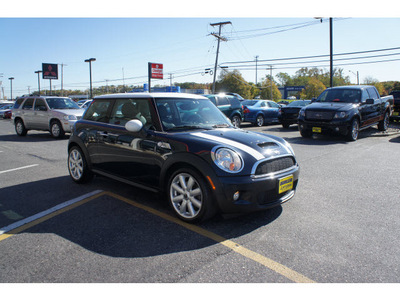 mini cooper 2007 astro black hatchback s gasoline 4 cylinders front wheel drive 6 speed manual 07724