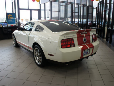 ford shelby gt500 2009 white coupe gasoline 8 cylinders rear wheel drive 6 speed manual 76108