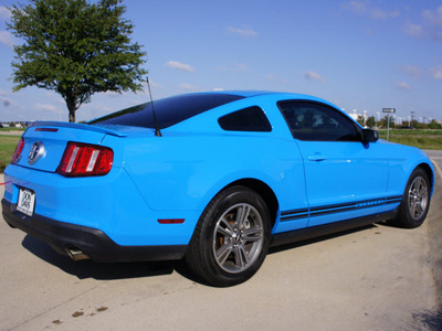 ford mustang 2010 lt  blue coupe v6 gasoline 6 cylinders rear wheel drive automatic with overdrive 76018