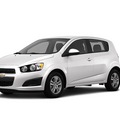 chevrolet sonic 2012 white hatchback gasoline 4 cylinders front wheel drive 6 spd auto aud sys,am fm 77090
