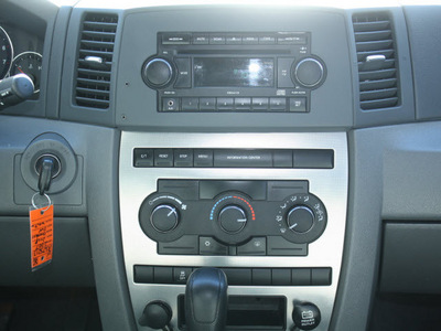 jeep grand cherokee 2007 white suv laredo gasoline 6 cylinders 4 wheel drive automatic 80126