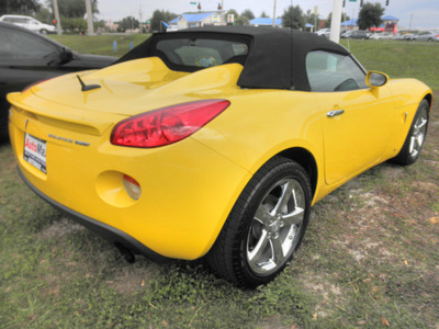pontiac solstice 2009 yellow gxp gasoline 4 cylinders rear wheel drive automatic 34474