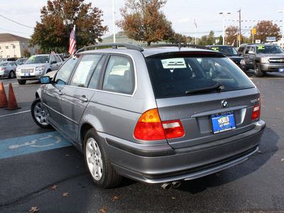 bmw 3 series 2004 titanium silver wagon 325xi gasoline 6 cylinders all whee drive automatic 07701