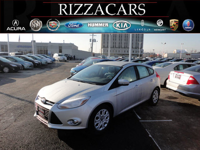 ford focus 2012 silver hatchback se gasoline 4 cylinders front wheel drive 5 speed manual 60546