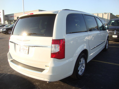 chrysler town country 2011 white van flex fuel 6 cylinders front wheel drive automatic 60443