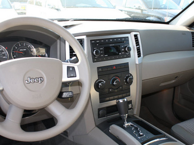 jeep grand cherokee 2008 gray suv laredo gasoline 6 cylinders 4 wheel drive automatic 07730