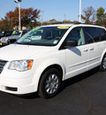 chrysler town and country 2009 white van lx flex fuel 6 cylinders front wheel drive automatic 07730