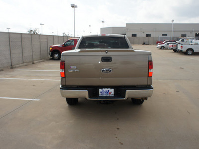 ford f 150 2004 beige pickup truck xlt gasoline 8 cylinders rear wheel drive automatic with overdrive 76108