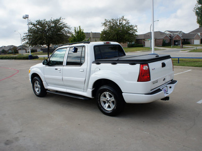 ford explorer sport trac 2005 white suv xlt flex fuel 6 cylinders rear wheel drive automatic with overdrive 76108