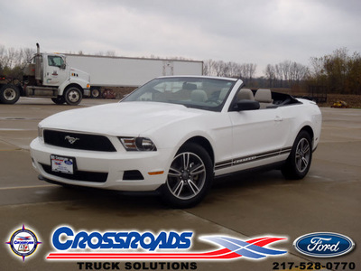 ford mustang 2012 white v6 premium gasoline 6 cylinders rear wheel drive automatic 62708