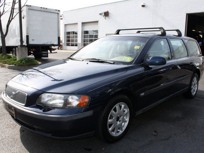 volvo v70 2001 blue wagon 2 4m gasoline 5 cylinders front wheel drive automatic 07702
