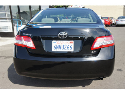 toyota camry 2011 black sedan le gasoline 4 cylinders front wheel drive automatic 90004