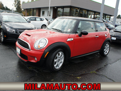mini cooper 2007 red hatchback s gasoline 4 cylinders front wheel drive 6 speed manual 98371