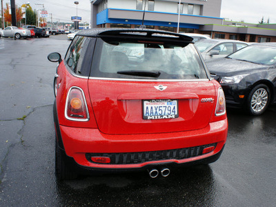 mini cooper 2007 red hatchback s gasoline 4 cylinders front wheel drive 6 speed manual 98371