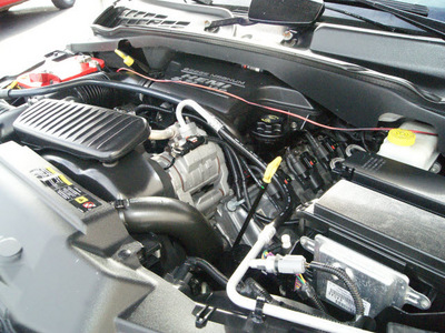 dodge durango 2005 bright white suv slt gasoline 8 cylinders 4 wheel drive automatic 80905