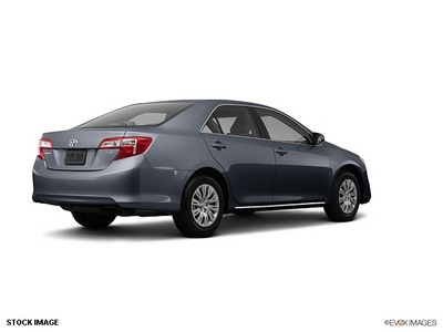 toyota camry 2012 gray sedan le gasoline 4 cylinders front wheel drive automatic 55448