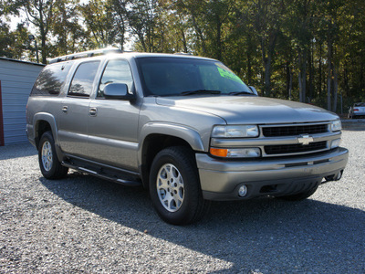 chevrolet suburban 2001 lt  gray suv lt z71 gasoline 8 cylinders 4 wheel drive automatic 27569