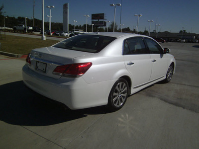 toyota avalon 2011 white sedan limited gasoline 6 cylinders front wheel drive automatic 75503