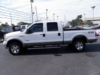 ford f 250 super duty 2006 white lariat diesel 8 cylinders 4 wheel drive automatic with overdrive 32401