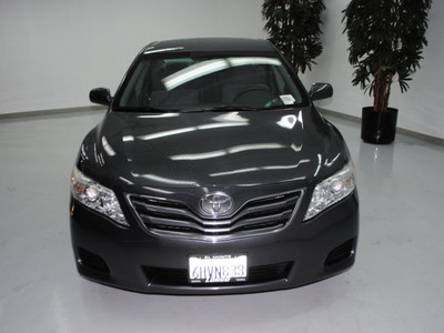 toyota camry 2010 dk  gray sedan le 4 cylinders front wheel drive automatic 91731