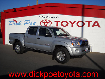 toyota tacoma 2011 silver v6 gasoline 6 cylinders 4 wheel drive automatic 79925