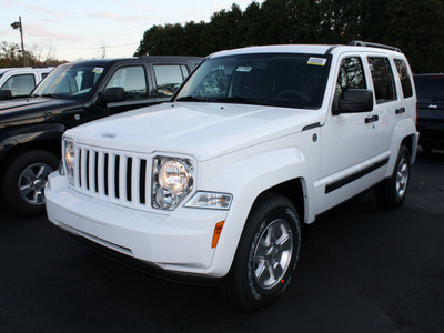 jeep liberty 2012 white suv sport gasoline 6 cylinders 4 wheel drive automatic 07730