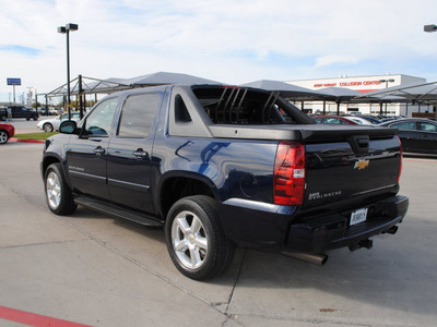 chevrolet avalanche 2007 blue suv lt gasoline 8 cylinders rear wheel drive automatic 76087