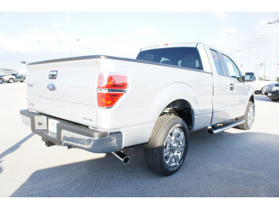 ford f 150 2011 silver pickup truck xlt flex fuel 6 cylinders 2 wheel drive 6 speed automatic 77388
