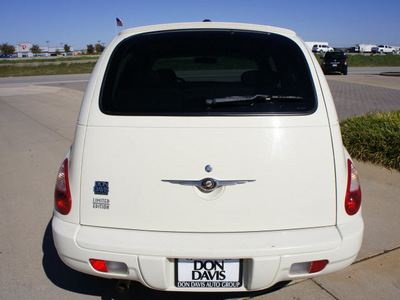 chrysler pt cruiser 2006 off white wagon limited gasoline 4 cylinders front wheel drive automatic 76018