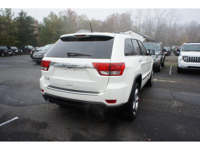 jeep grand cherokee 2012 white suv limited gasoline 8 cylinders 4 wheel drive automatic with overdrive 08844