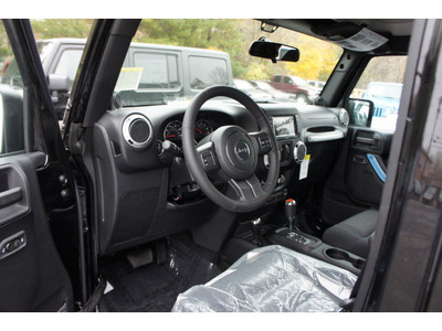 jeep wrangler unlimited 2012 black suv sahara gasoline 6 cylinders 4 wheel drive automatic with overdrive 08844