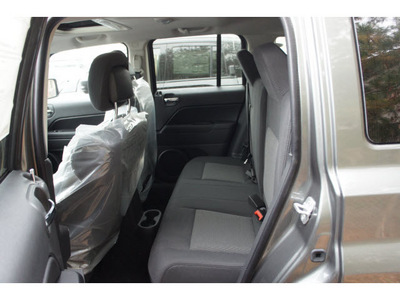 jeep patriot 2012 gray suv latitude gasoline 4 cylinders 4 wheel drive automatic with overdrive 08844