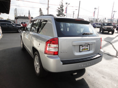 jeep compass 2010 silver suv sport 4x4 gasoline 4 cylinders 4 wheel drive automatic 45005